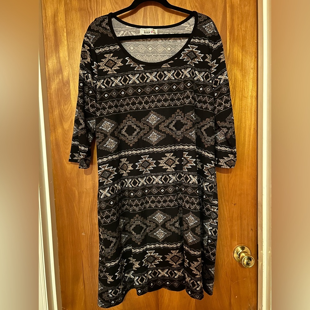 Derek Plus Dress - Picture 3 of 6